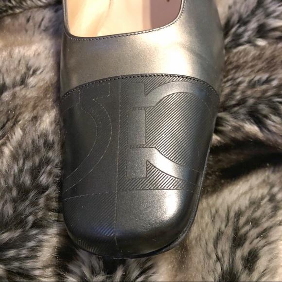 Ferragamo Logo Cap Toe Pumps Metallic 10AA Narrow - Picture 2 of 8
